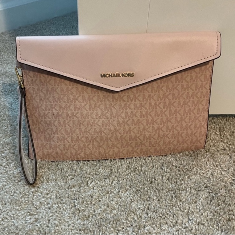 Michael Kors Wristlet